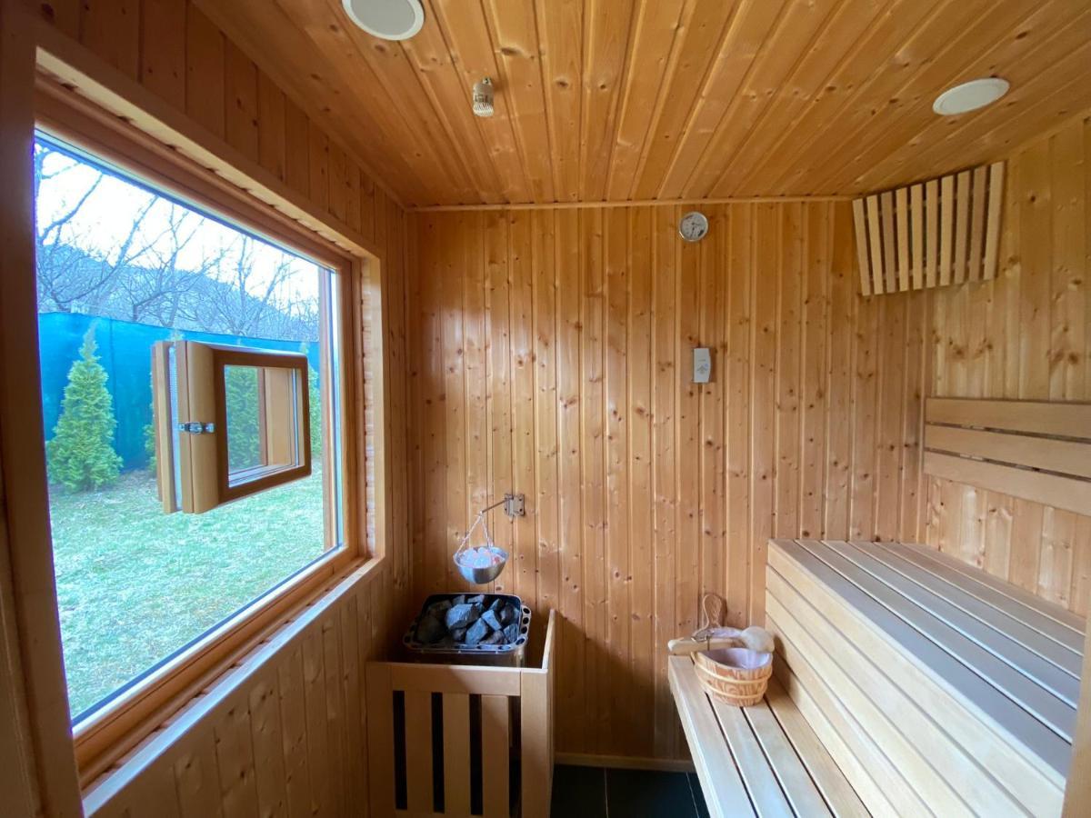 Magnolia Resort Chalets Vişeu de Sus Exteriör bild