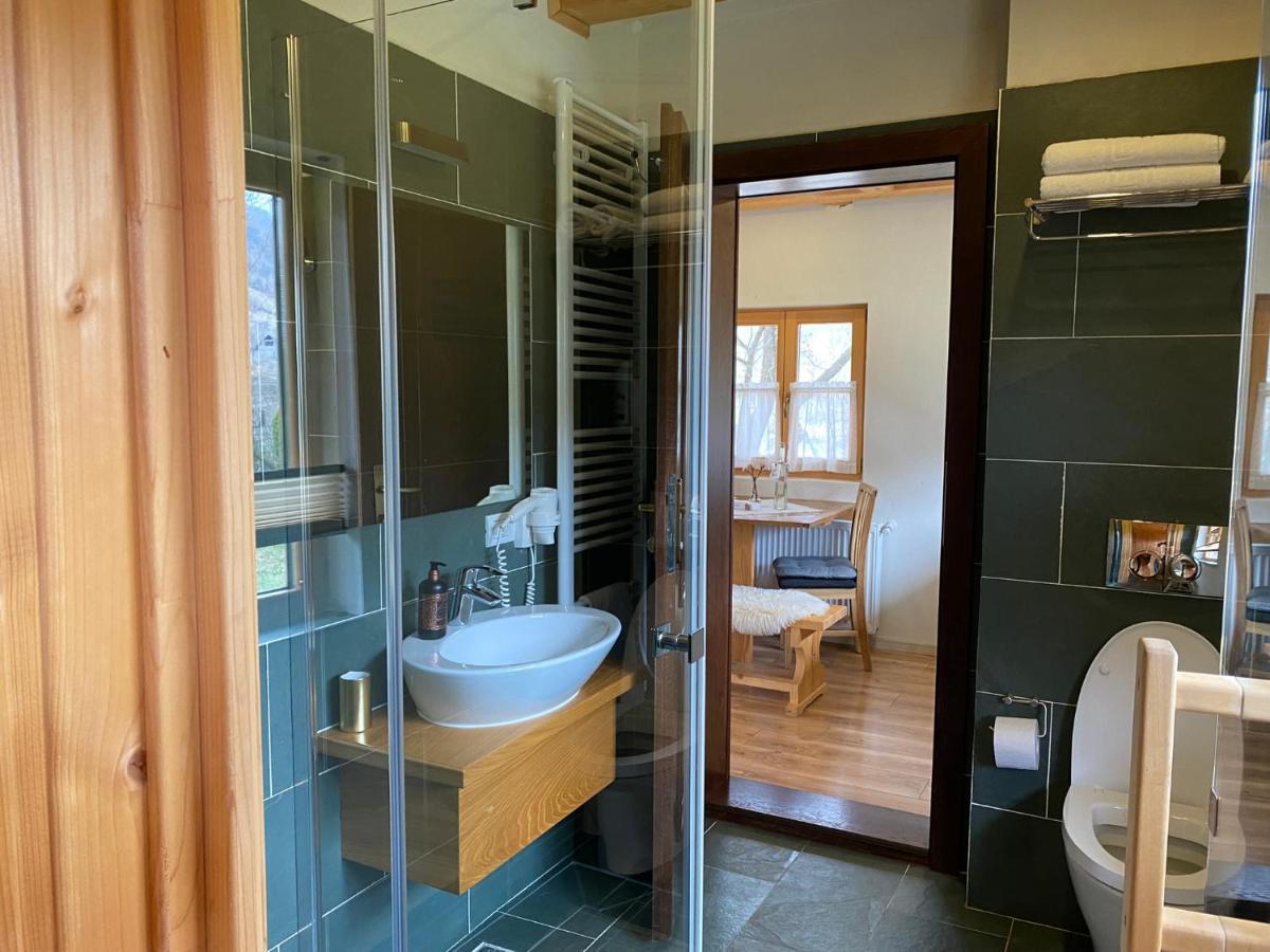 Magnolia Resort Chalets Vişeu de Sus Exteriör bild
